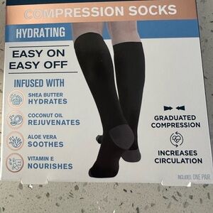 Unisex Black Compression Socks